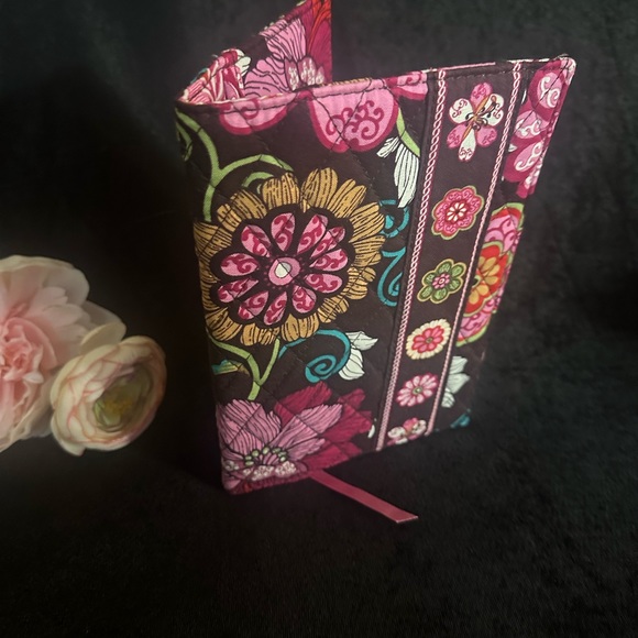 Vera Bradley Quilted Floral Book Cover “Retired Print” - Picture 5 of 6